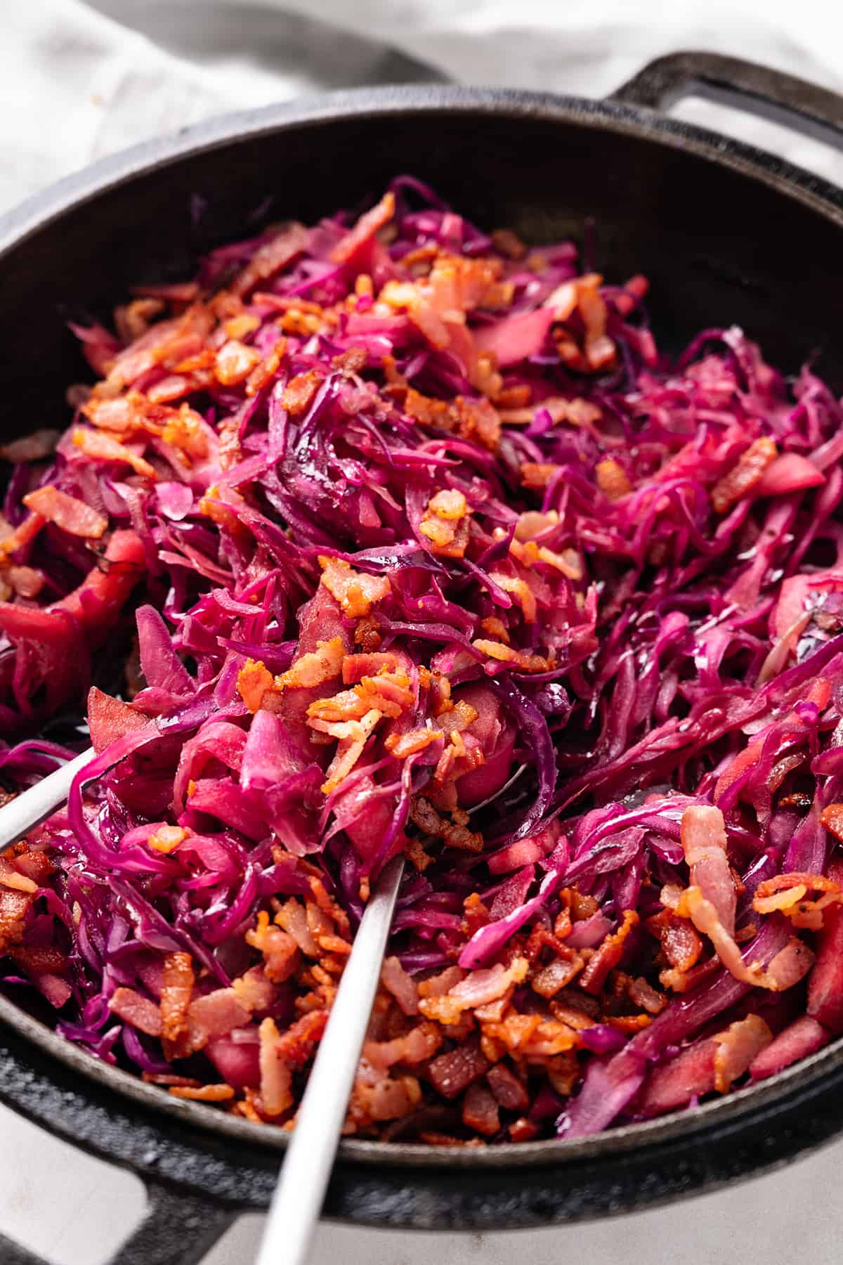 Elevate Your Dinner: Braised Purple Cabbage with Apple & Bacon